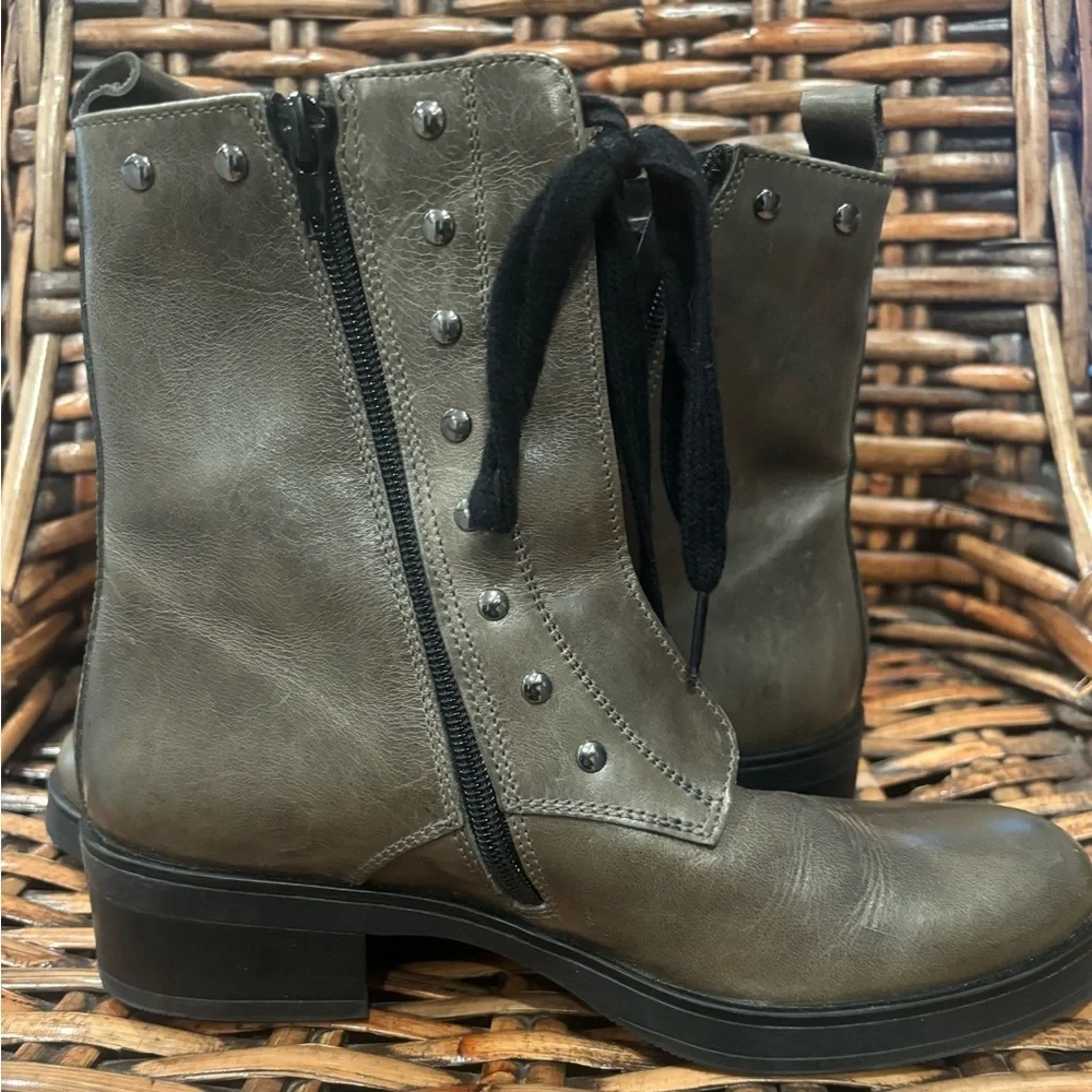 Gabriella Green  Leather Combat Boots in size 38/7.5 Great Condition! - Picture 16 of 16